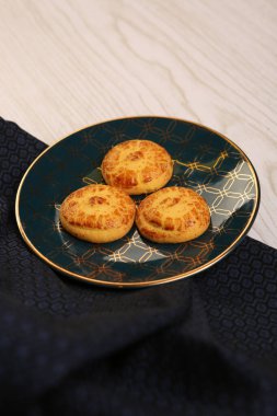 Koyu çikolata parçaları ile tanımlama