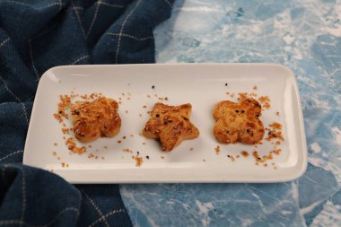 Koyu çikolata parçaları ile tanımlama