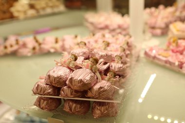 bir sürü değişik çikolatalı pralin