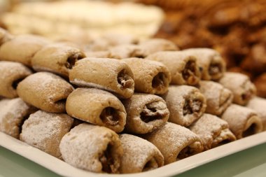 bir sürü değişik çikolatalı pralin