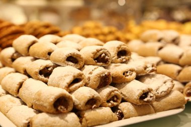 bir sürü değişik çikolatalı pralin