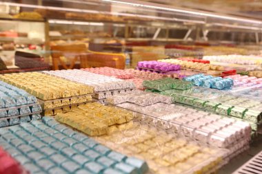 bir sürü değişik çikolatalı pralin