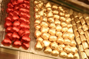 bir sürü değişik çikolatalı pralin