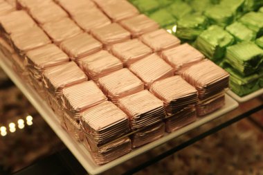 bir sürü değişik çikolatalı pralin