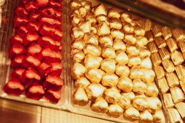 bir sürü değişik çikolatalı pralin