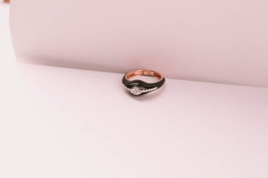 Elmas Mücevherler ve Moda Mücevherleri