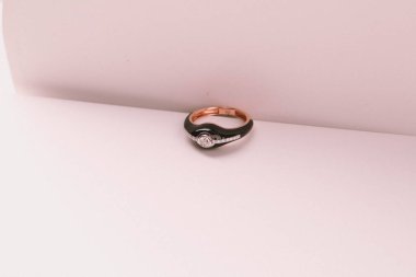 Elmas Mücevherler ve Moda Mücevherleri