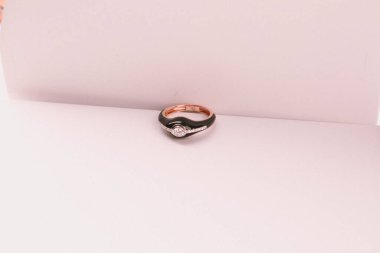 Elmas Mücevherler ve Moda Mücevherleri