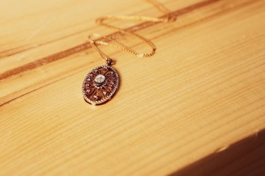 Elmas Mücevherler ve Moda Mücevherleri