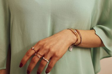 Elmas Mücevherler ve Moda Mücevherleri