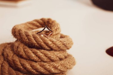 Elmas Mücevherler ve Moda Mücevherleri