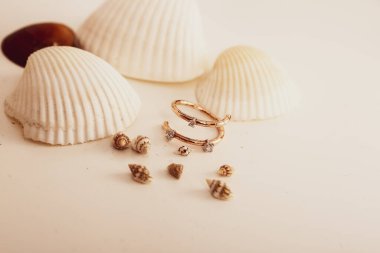 Elmas Mücevherler ve Moda Mücevherleri