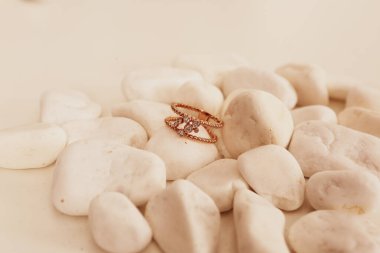 Elmas Mücevherler ve Moda Mücevherleri