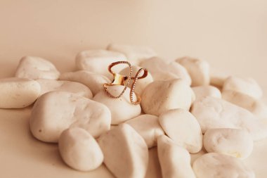 Elmas Mücevherler ve Moda Mücevherleri