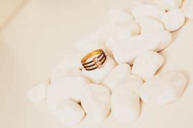 Elmas Mücevherler ve Moda Mücevherleri