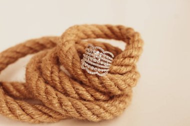 Elmas Mücevherler ve Moda Mücevherleri