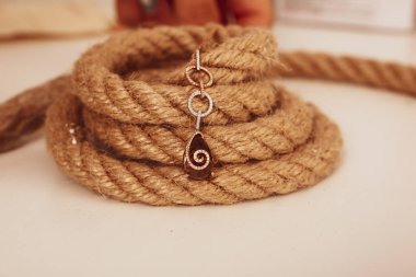 Elmas Mücevherler ve Moda Mücevherleri