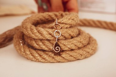 Elmas Mücevherler ve Moda Mücevherleri