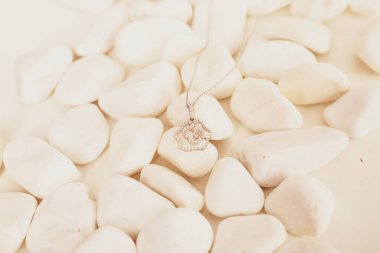 Elmas Mücevherler ve Moda Mücevherleri