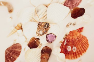 Elmas Mücevherler ve Moda Mücevherleri