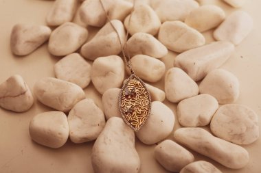 Elmas Mücevherler ve Moda Mücevherleri