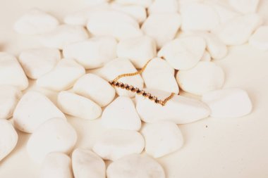 Elmas Mücevherler ve Moda Mücevherleri