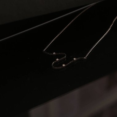 Elmas Mücevherler ve Moda Mücevherleri