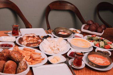 zengin ve leziz Türk Kahvaltı