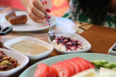 zengin ve leziz Türk Kahvaltı