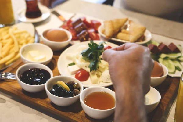 Reichhaltiges Und Köstliches Türkisches Frühstück — Stockfoto