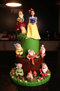 Masada lezzetli bir pasta var.