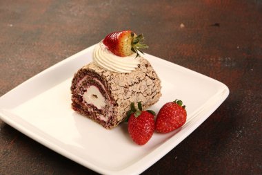 Masada lezzetli bir pasta var.