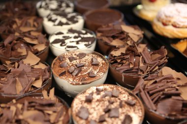 Masada lezzetli bir pasta var.