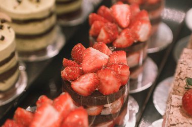 Masada lezzetli bir pasta var.