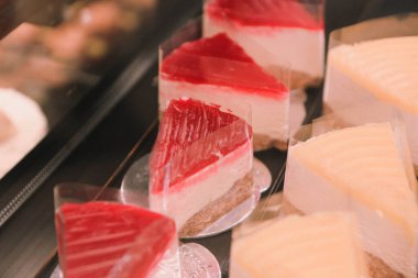 Masada lezzetli bir pasta var.