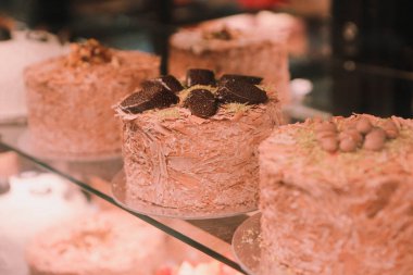 Masada lezzetli bir pasta var.