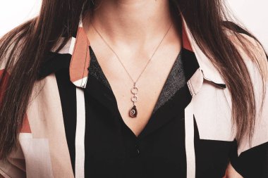 Elmas Mücevherler ve Moda Mücevherleri