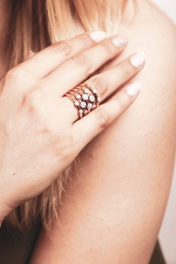 Elmas Mücevherler ve Moda Mücevherleri