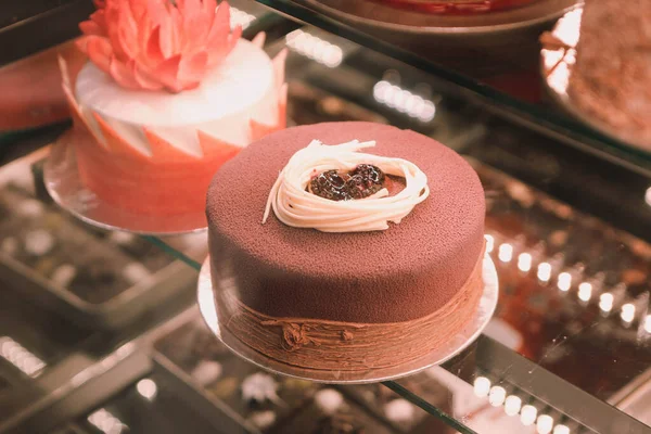 Masada lezzetli bir pasta var.