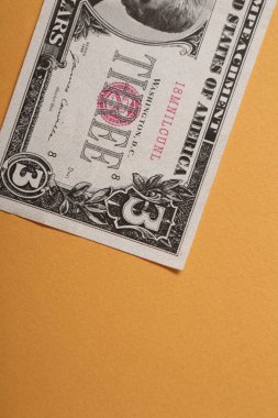 Bir sürü nakit bize dolar