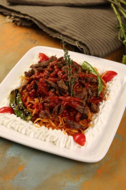 Geleneksel Türk ve Yunan yemek meze masası