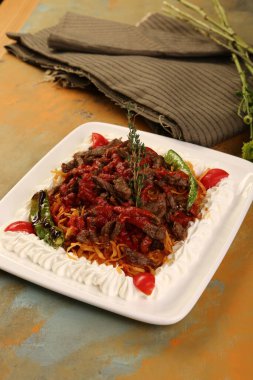 Geleneksel Türk ve Yunan yemek meze masası