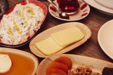 Geleneksel Türk ve Yunan yemek meze masası