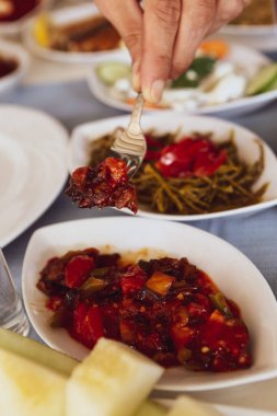 Geleneksel Türk ve Yunan yemek meze masası