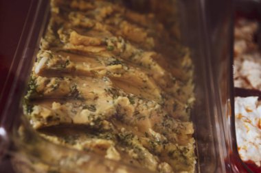 Geleneksel Türk ve Yunan yemek meze masası