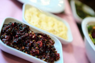 Geleneksel Türk ve Yunan yemek meze masası
