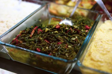 Geleneksel Türk ve Yunan yemek meze masası