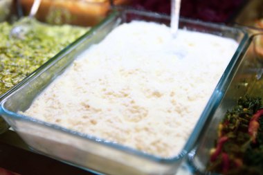 Geleneksel Türk ve Yunan yemek meze masası