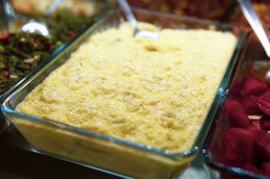 Geleneksel Türk ve Yunan yemek meze masası