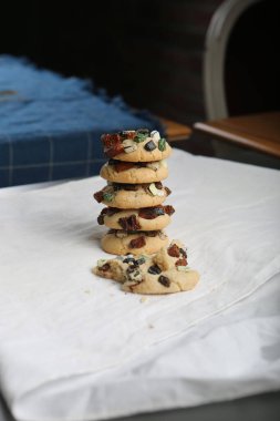 Koyu çikolata parçaları ile tanımlama